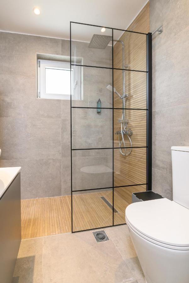 Aetherius Executive 5 Min To Apartment Kos Town