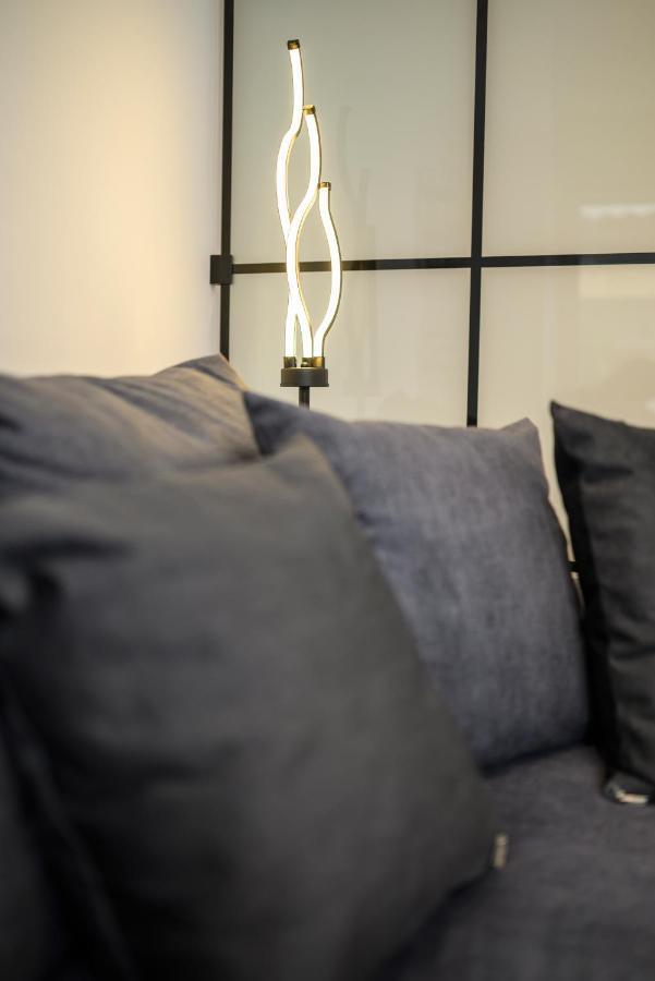 Aetherius Executive 5 Min To Apartment *