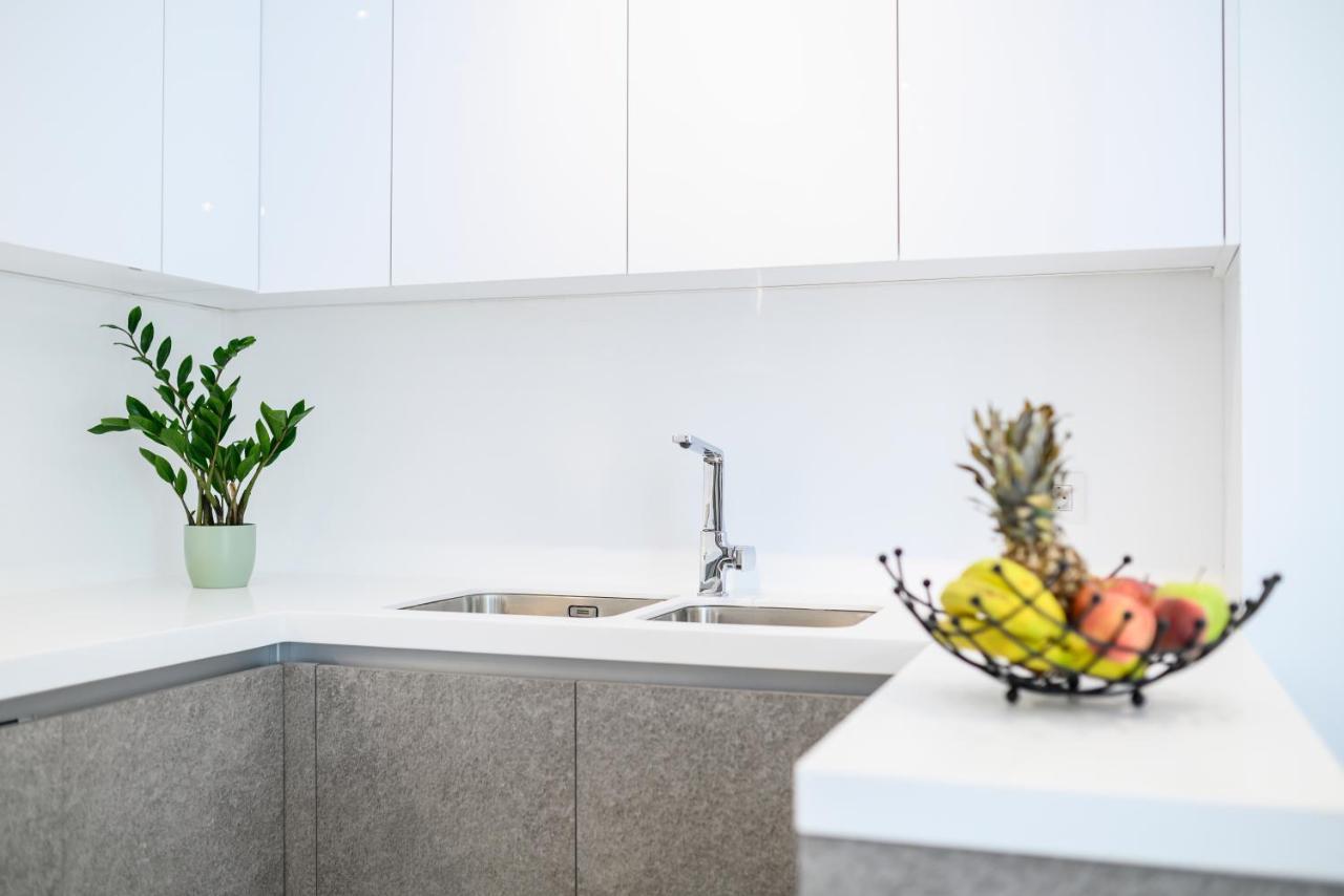 Aetherius Executive 5 Min To Apartment Kos Town